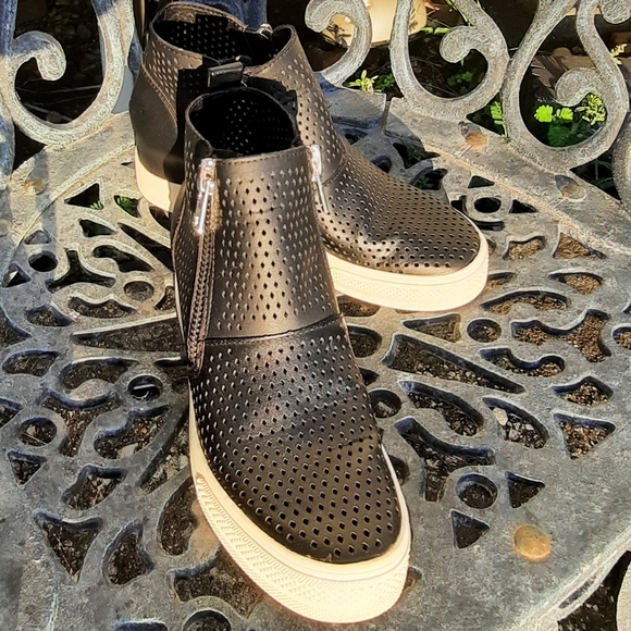 Steve Madden Black Holes Boots Sz - Picture 10 of 11